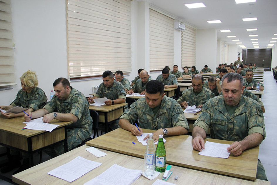 Hərbi qulluqçular məharət dərəcələri üzrə sınaq imtahanlarına cəlb olunublar<font color=red> - FOTOLAR</font>