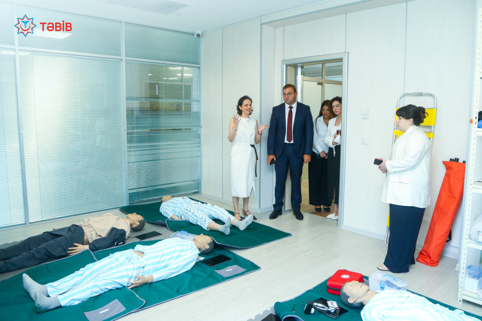 Azərbaycanda insult və neyrovaskulyar xəstəliklərin vahid reyestri yaradılır<font color=red> - FOTOLAR</font>