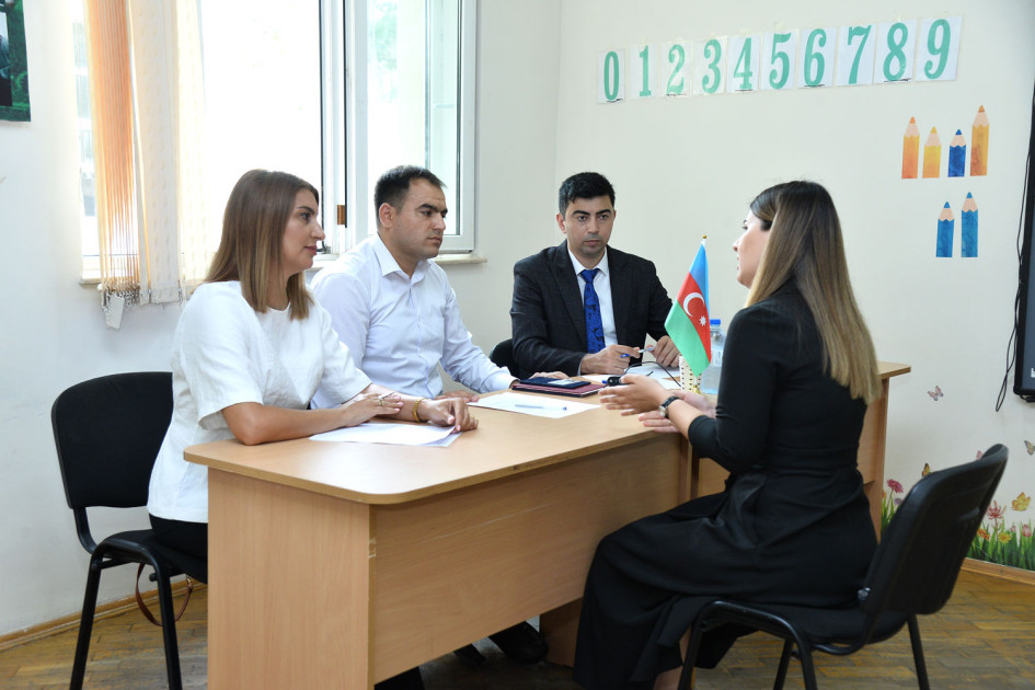 Yeni təmayül tədris modeli üzrə müəllimlərin müsahibələri davam edir<font color=red> - FOTOLAR</font>