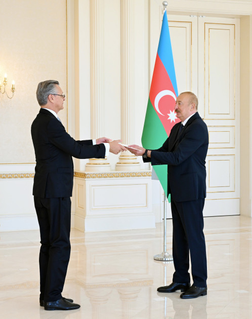 Prezident İlham Əliyev Almaniyanın Azərbaycanda yeni təyin olunmuş səfirinin etimadnaməsini qəbul edib<font color=red> - FOTOLAR</font>