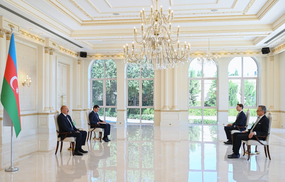 Prezident İlham Əliyev Almaniyanın Azərbaycanda yeni təyin olunmuş səfirinin etimadnaməsini qəbul edib<font color=red> - FOTOLAR</font>
