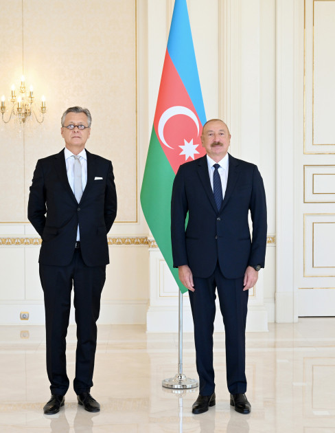 Prezident İlham Əliyev Almaniyanın Azərbaycanda yeni təyin olunmuş səfirinin etimadnaməsini qəbul edib<font color=red> - FOTOLAR</font>