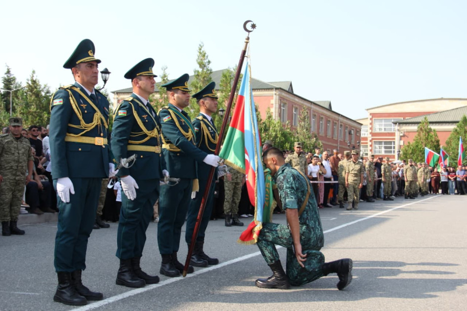 DSX-nın birləşmə və hərbi hissələrində gənc əsgərlərin andiçmə mərasimi keçirilib<font color=red> - FOTOLAR</font>