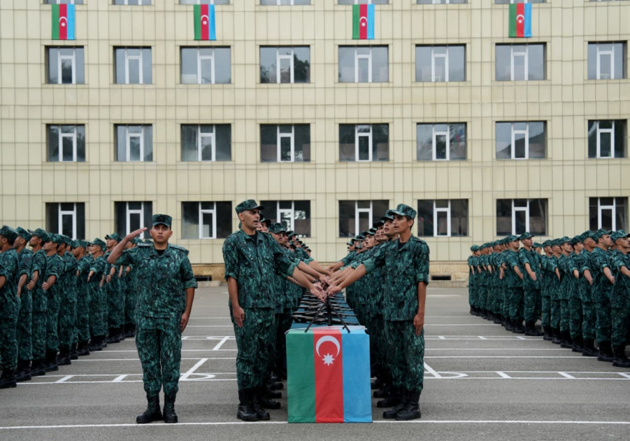 DSX-nın birləşmə və hərbi hissələrində gənc əsgərlərin andiçmə mərasimi keçirilib<font color=red> - FOTOLAR</font>