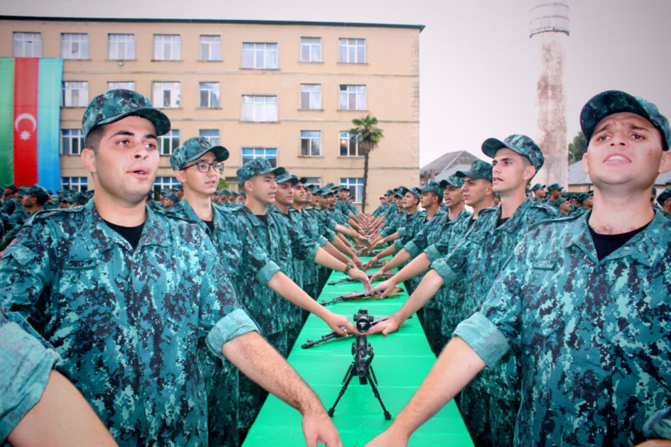 DSX-nın birləşmə və hərbi hissələrində gənc əsgərlərin andiçmə mərasimi keçirilib<font color=red> - FOTOLAR</font>