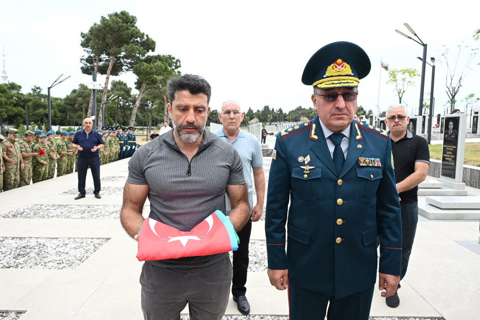 General-mayor Abbasəli Novruzov Hərbi Memorial Məzarlıqda torpağa tapşırılıb<font color=red> - FOTOLAR</font>