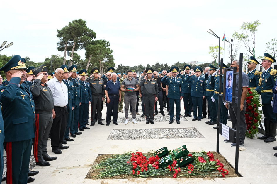 General-mayor Abbasəli Novruzov Hərbi Memorial Məzarlıqda torpağa tapşırılıb<font color=red> - FOTOLAR</font>