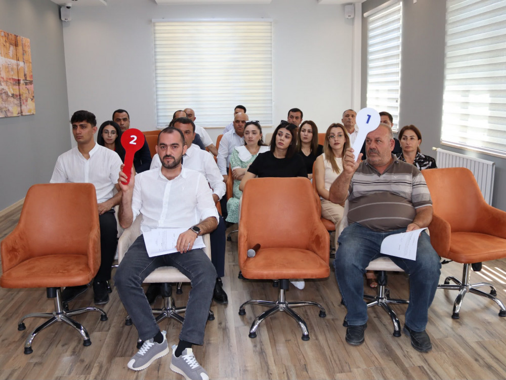 Ordubad rayonunda yerləşən “Kotam” qırmadaş yatağı üzrə hərrac keçirilib<font color=red> - FOTOLAR</font>