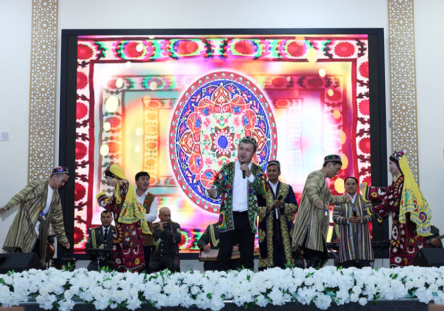 Azərbaycan və Özbəkistan Müdafiə nazirlikləri arasında təcrübə mübadiləsi üzrə işçi görüş olub<font color=red> - FOTOLAR</font>