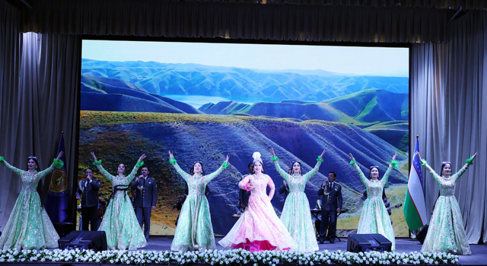 Azərbaycan və Özbəkistan Müdafiə nazirlikləri arasında təcrübə mübadiləsi üzrə işçi görüş olub<font color=red> - FOTOLAR</font>