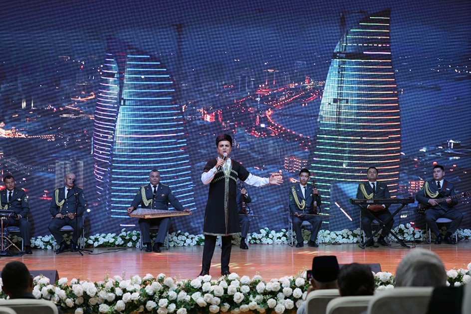 Azərbaycan və Özbəkistan Müdafiə nazirlikləri arasında təcrübə mübadiləsi üzrə işçi görüş olub<font color=red> - FOTOLAR</font>