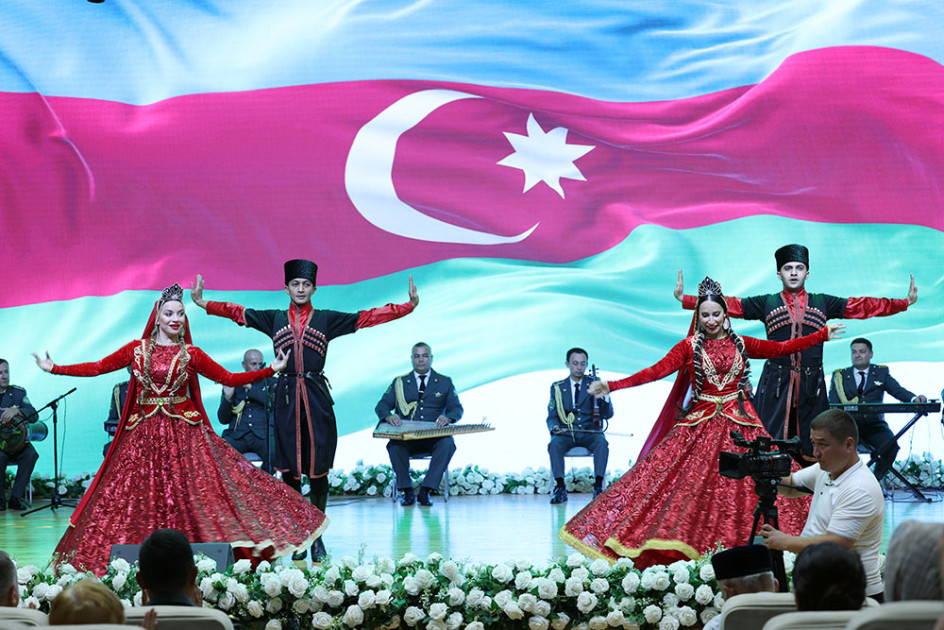 Azərbaycan və Özbəkistan Müdafiə nazirlikləri arasında təcrübə mübadiləsi üzrə işçi görüş olub<font color=red> - FOTOLAR</font>