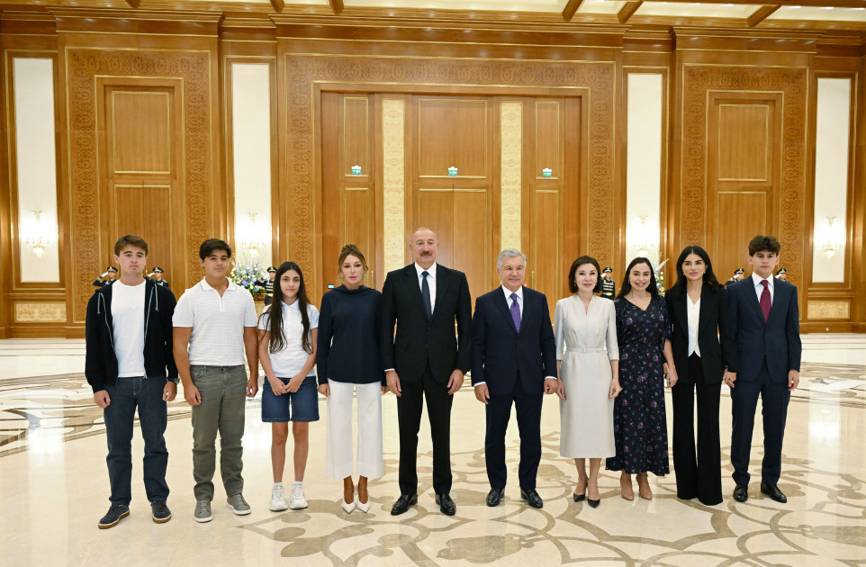 Prezident İlham Əliyev Özbəkistana dövlət səfərinə gəlib <font color='red'> - YENİLƏNİB</font><font color=red> - FOTOLAR</font>