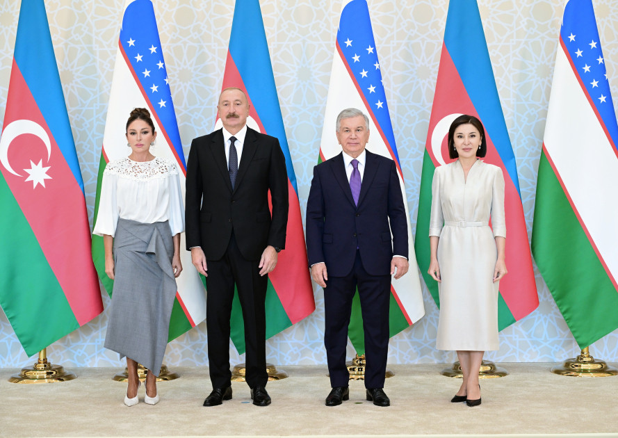 Azərbaycan ilə Özbəkistan prezidentləri və birinci xanımlar “Kuksaroy” Dövlət İqamətgahında birgə foto çəkdiriblər<font color='red'> - YENİLƏNİB</font><font color=red> - FOTOLAR</font>