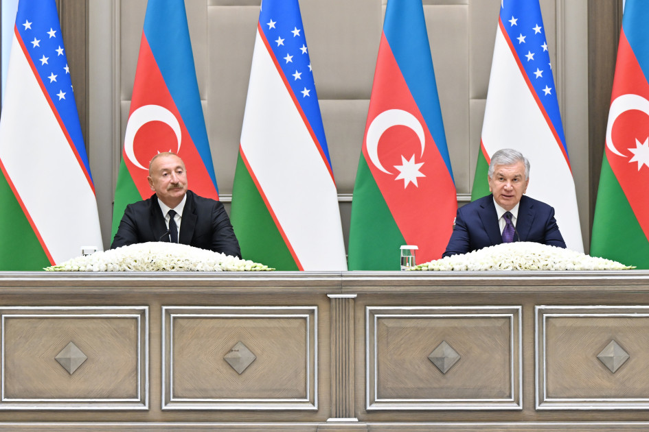 Azərbaycan və Özbəkistan prezidentləri mətbuata bəyanatlarla çıxış ediblər<font color=red> - FOTOLAR</font>