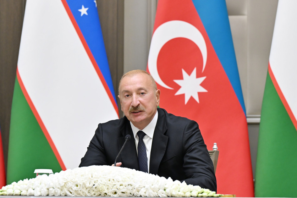 Azərbaycan və Özbəkistan prezidentləri mətbuata bəyanatlarla çıxış ediblər<font color=red> - FOTOLAR</font>