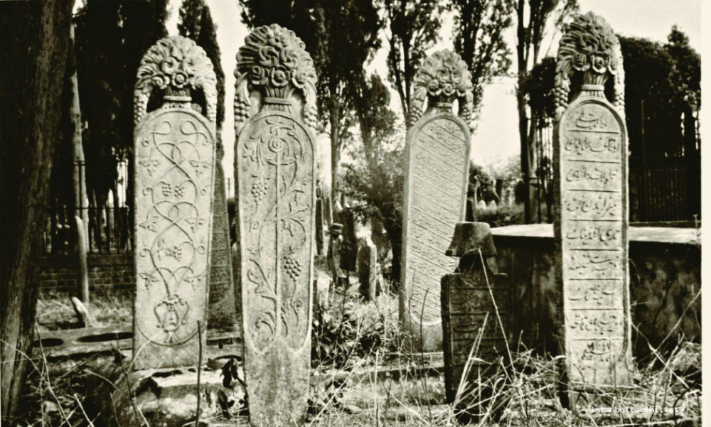 İstanbulun tarixi qəbir daşları inventarlaşdırılır<font color=red> - FOTOLAR</font>