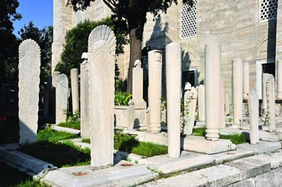 İstanbulun tarixi qəbir daşları inventarlaşdırılır<font color=red> - FOTOLAR</font>