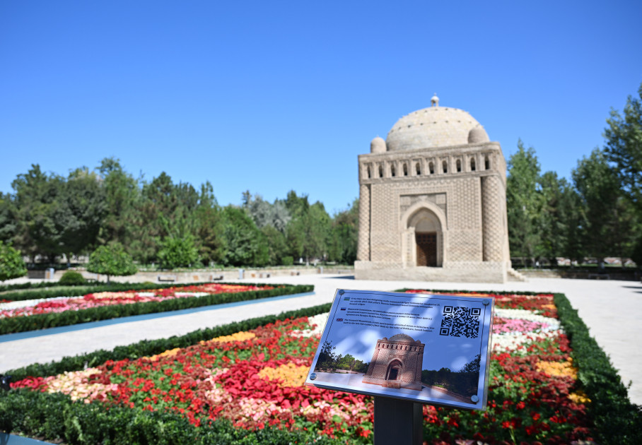 Azərbaycan ilə Özbəkistanın prezidentləri və birinci xanımları Buxarada İsmayıl Samani türbəsi ilə tanış olublar<font color=red> - FOTOLAR</font>