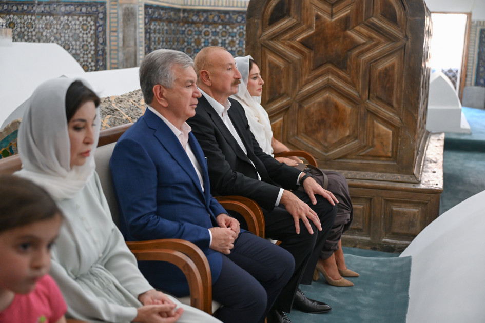 Azərbaycan ilə Özbəkistanın prezidentləri və birinci xanımları Buxara şəhərindəki “Poyi-Kalon” kompleksi ilə tanış olublar<font color=red> - FOTOLAR</font>