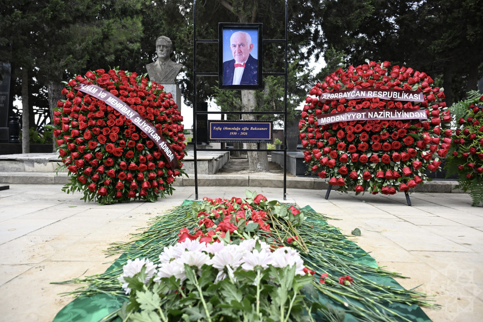 Xalq artisti Tofiq Bakıxanov II Fəxri xiyabanda dəfn edilib<font color=red> - FOTOLAR</font>