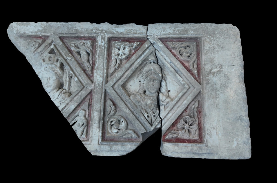 Türkiyədəki Side antik şəhərində 390 metrlik qədim küçə üzə çıxarılıb<font color=red> - FOTOLAR</font>