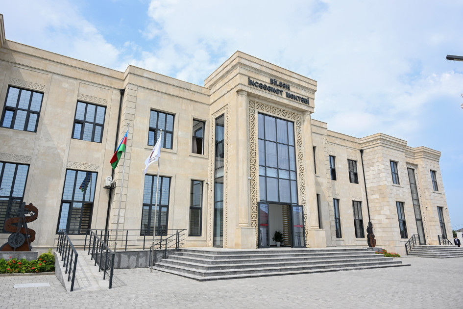 Birinci vitse-prezident Mehriban Əliyeva Bilgəh incəsənət məktəbinin açılışında iştirak edib<font color=red> - FOTOLAR</font>