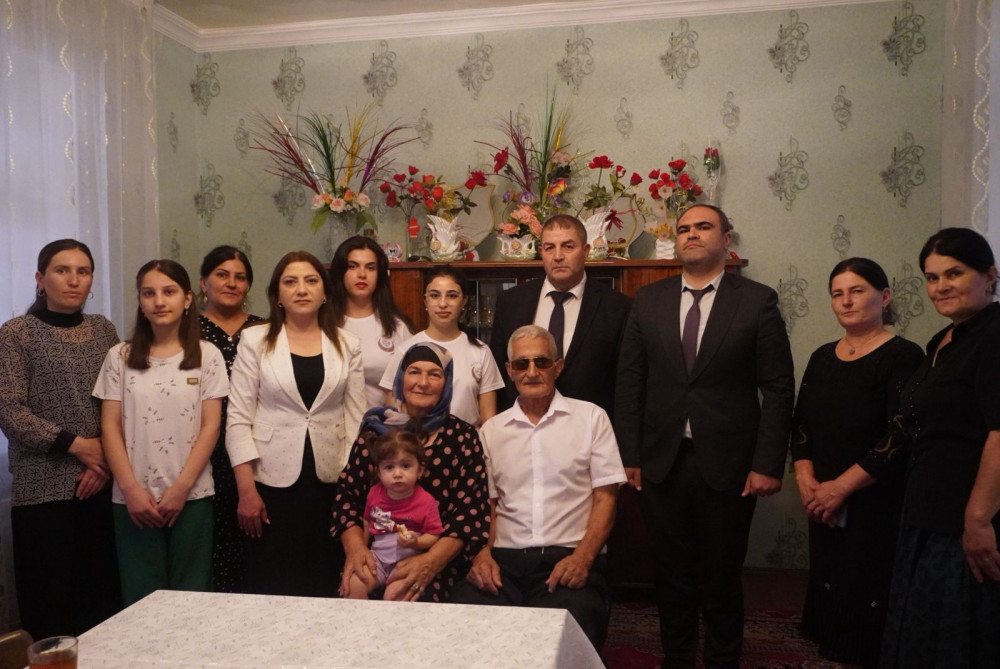 Naxçıvanda uzunömürlü və nümunəvi ailələrlə görüşlər davam edir<font color=red> - FOTOLAR</font>