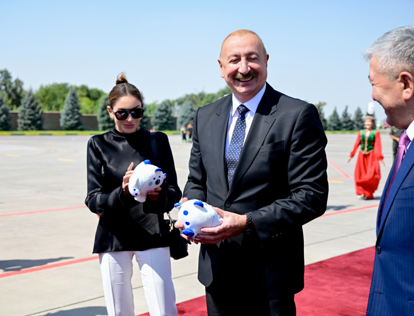 Azərbaycan Prezidenti İlham Əliyev Qırğızıstana işgüzar səfərə gəlib<font color=red> - FOTOLAR</font>