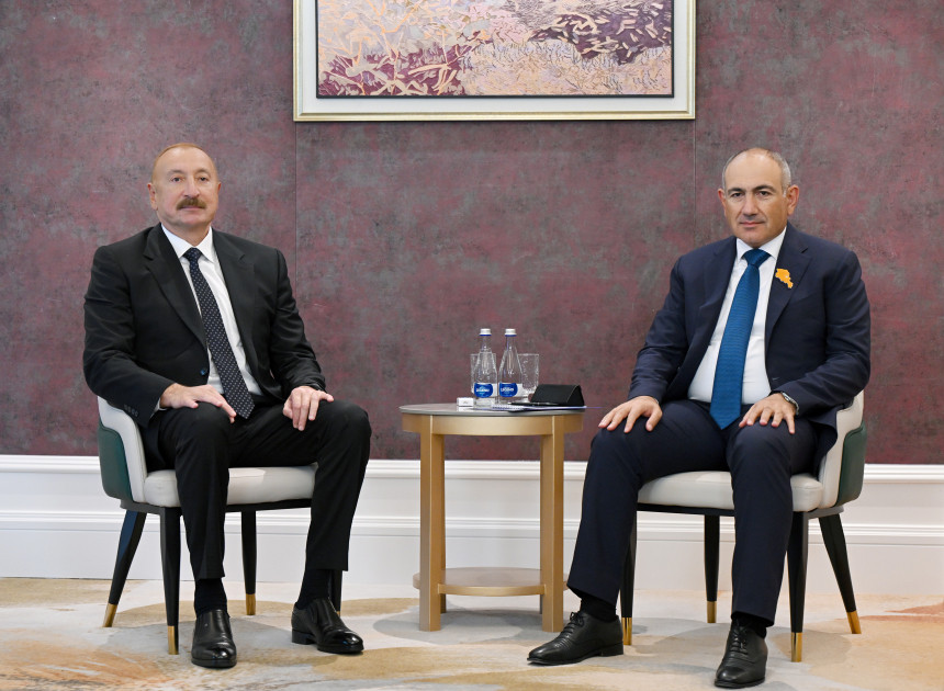 Azərbaycan Prezidenti İlham Əliyevin Bişkekdə Ermənistanın Baş naziri ilə görüşü keçirilib<font color='red'> - YENİLƏNİB</font><font color=red> - FOTOLAR</font>