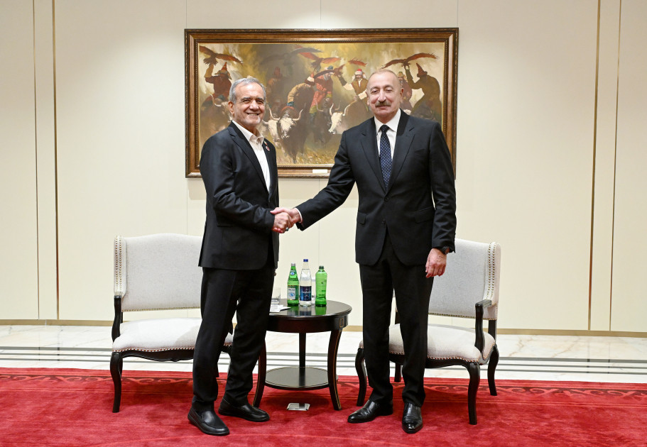 Bişkekdə Azərbaycan və İran prezidentlərinin görüşü olub <font color='red'> - YENİLƏNƏCƏK</font><font color=red> - FOTOLAR</font>