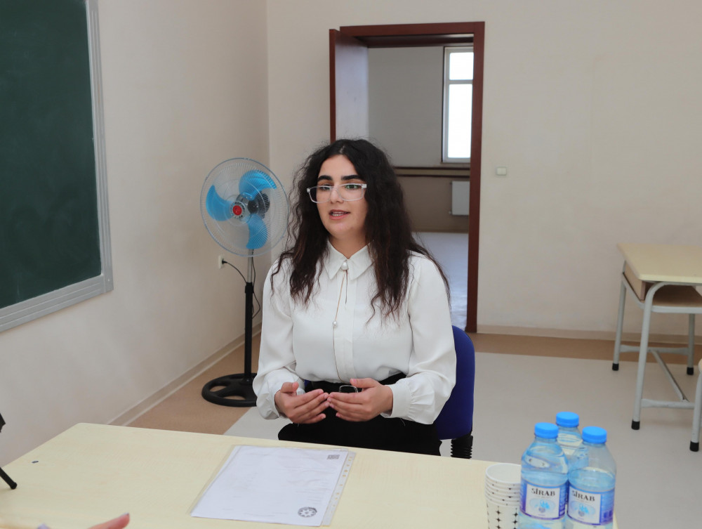 Naxçıvanda  müəllimlərin işə qəbulu üzrə müsabiqənin müsahibə mərhələsinə başlanılıb<font color=red> - FOTOLAR</font>
