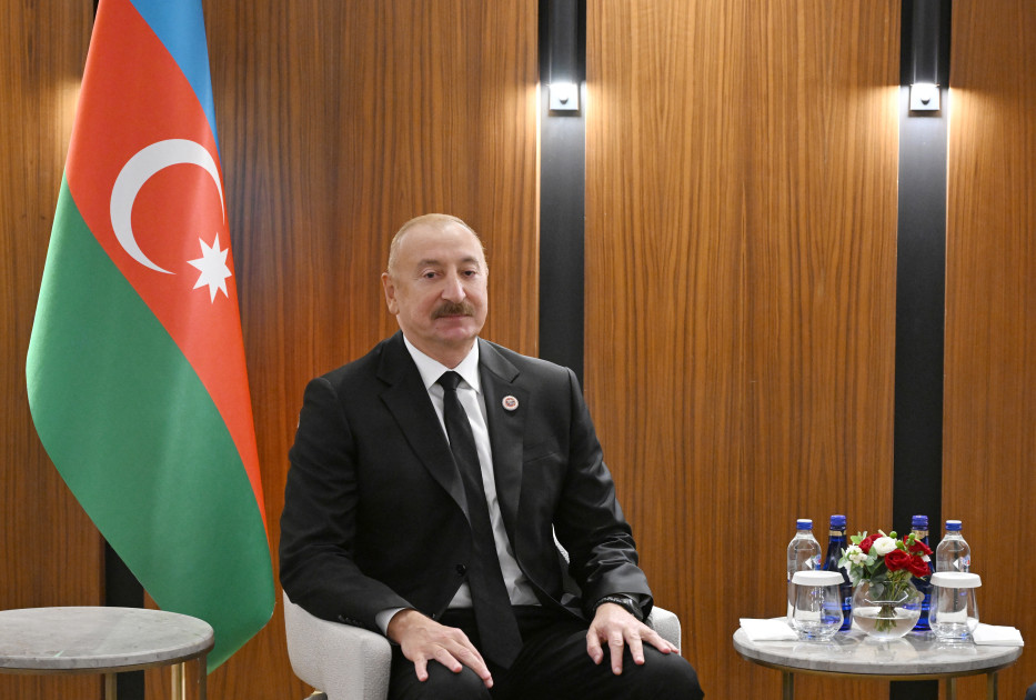 Prezident İlham Əliyevin Bişkekdə Türkiyə Prezidenti Rəcəb Tayyib Ərdoğanla görüşü olub<font color='red'> - YENİLƏNİB</font><font color=red> - FOTOLAR</font>