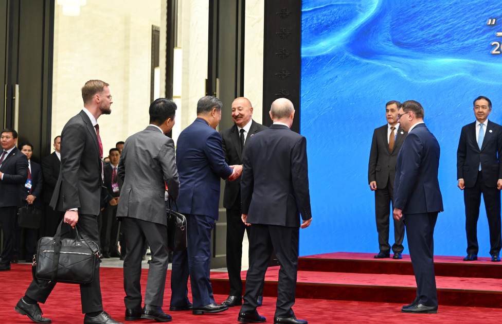 Prezident İlham Əliyev “ŞƏT plyus” formatında görüşdə çıxış edir<font color='red'> - YENİLƏNİB</font><font color=red> - FOTOLAR</font>