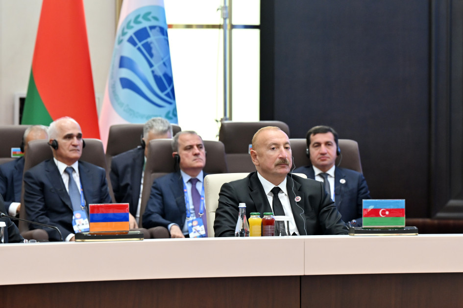 Prezident İlham Əliyev “ŞƏT plyus” formatında görüşdə çıxış edir<font color='red'> - YENİLƏNİB</font><font color=red> - FOTOLAR</font>
