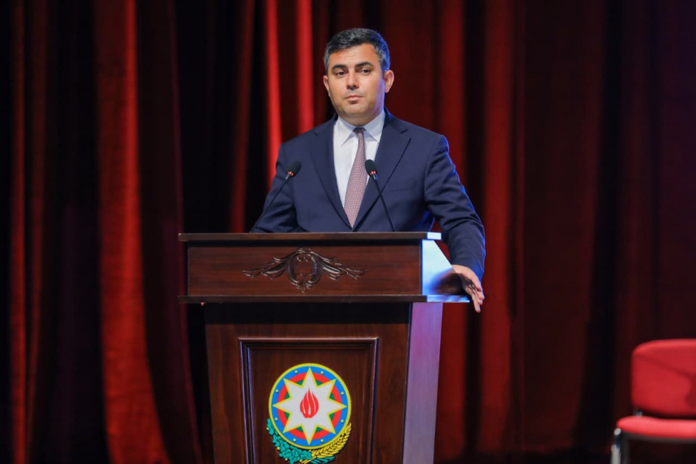 Naxçıvanda qəbul imtahanlarında yüksək nəticə göstərmiş məzunlarla görüş keçirilib<font color=red> - FOTOLAR</font>