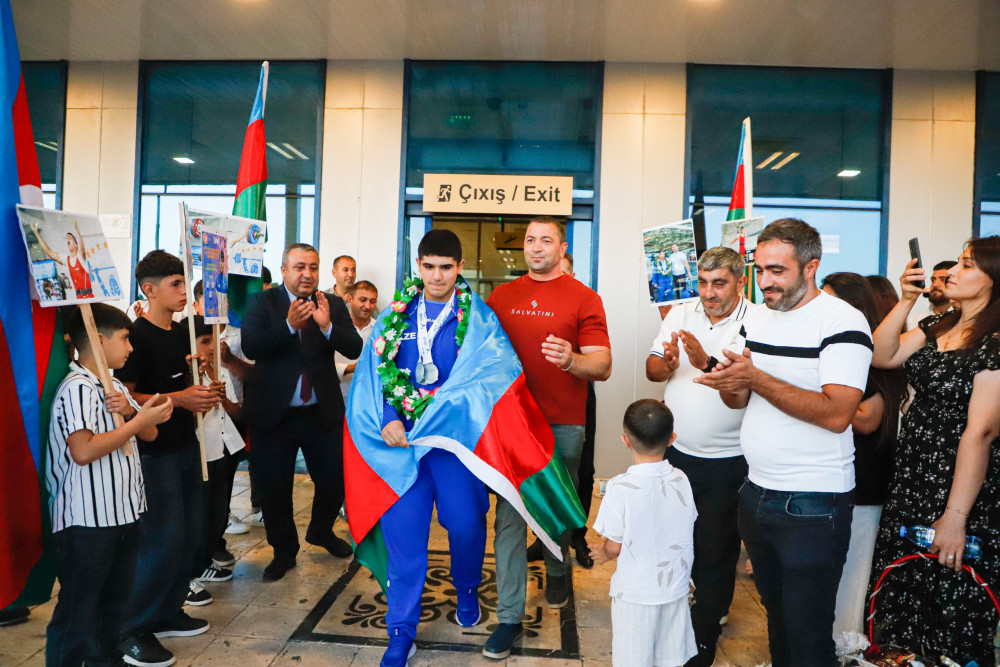 Avropa birinciliyinin mükafatçısı Fəxrəddin Allahverdiyev Naxçıvanda qarşılanıb<font color=red> - FOTOLAR</font>