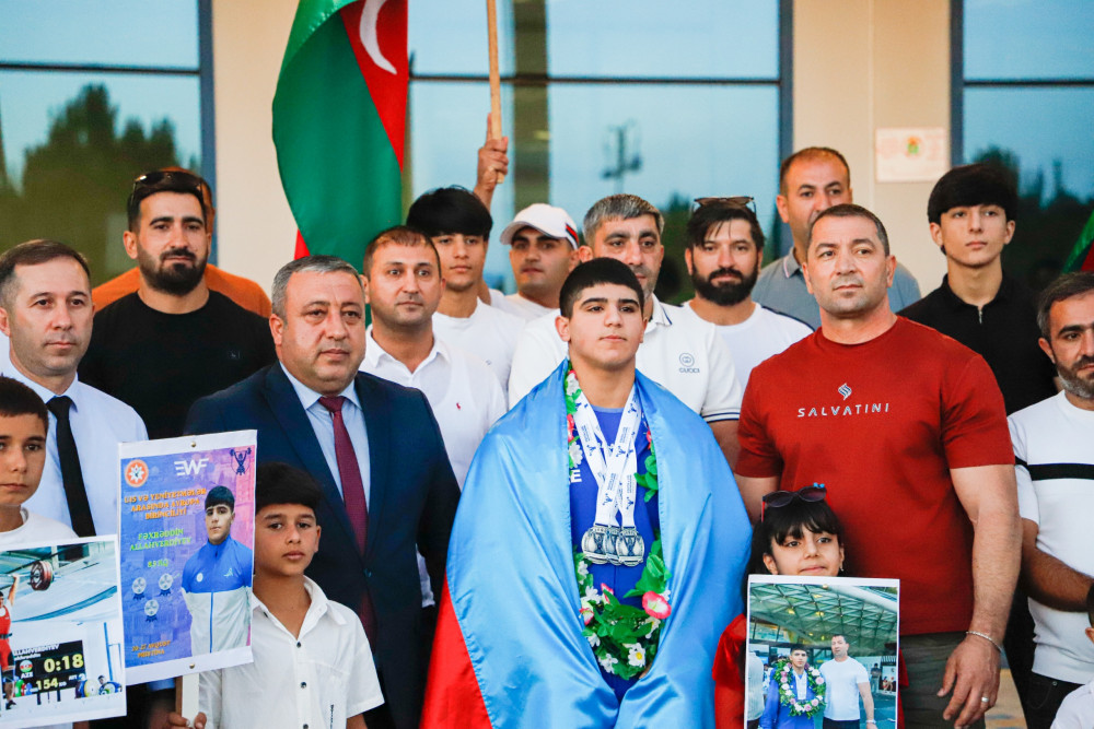 Avropa birinciliyinin mükafatçısı Fəxrəddin Allahverdiyev Naxçıvanda qarşılanıb<font color=red> - FOTOLAR</font>