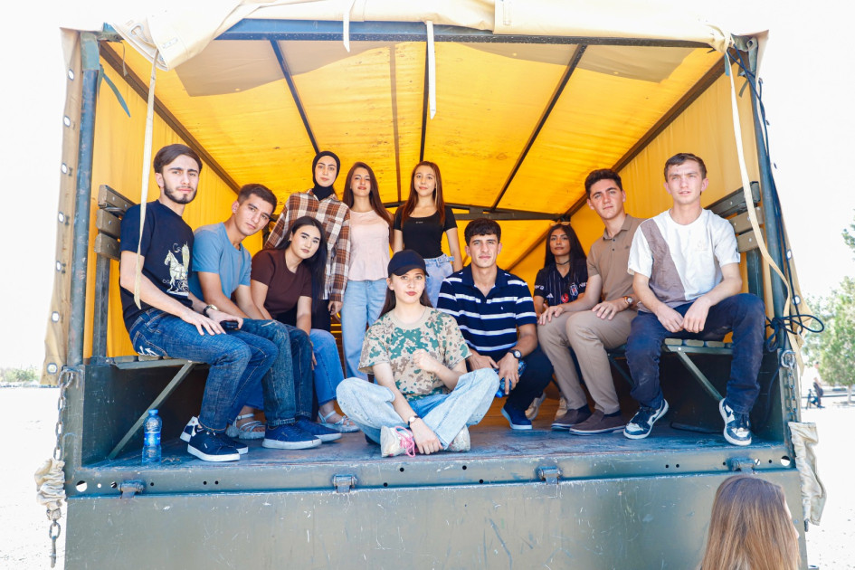 Naxçıvanda gənclərin əsgərlərlə görüşü <font color=red> - FOTOLAR</font>