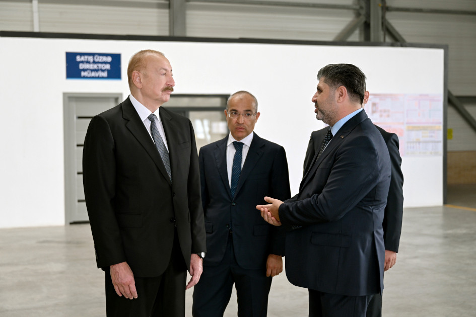 İlham Əliyev Qaradağda kağız və gigiyenik məhsulların istehsalı müəssisəsinin açılışında iştirak edib<font color=red> - FOTOLAR</font>