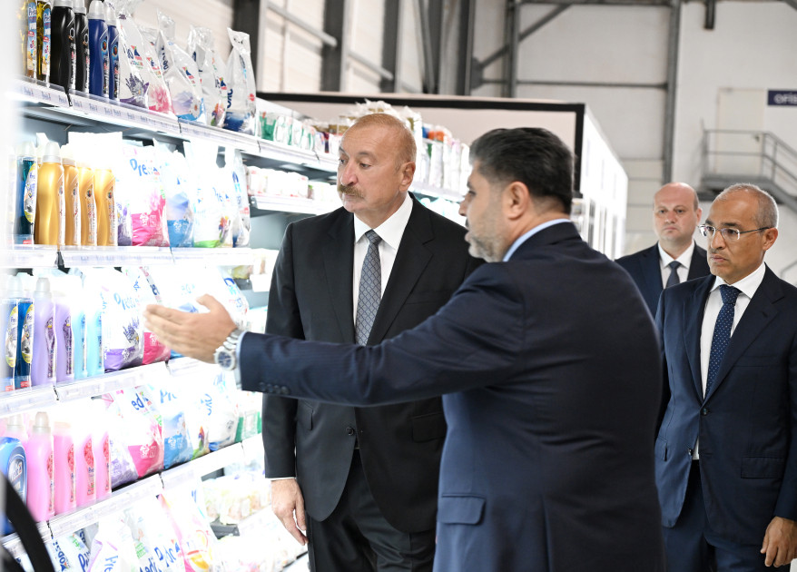 İlham Əliyev Qaradağda kağız və gigiyenik məhsulların istehsalı müəssisəsinin açılışında iştirak edib<font color=red> - FOTOLAR</font>