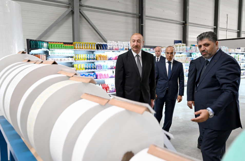 İlham Əliyev Qaradağda kağız və gigiyenik məhsulların istehsalı müəssisəsinin açılışında iştirak edib<font color=red> - FOTOLAR</font>