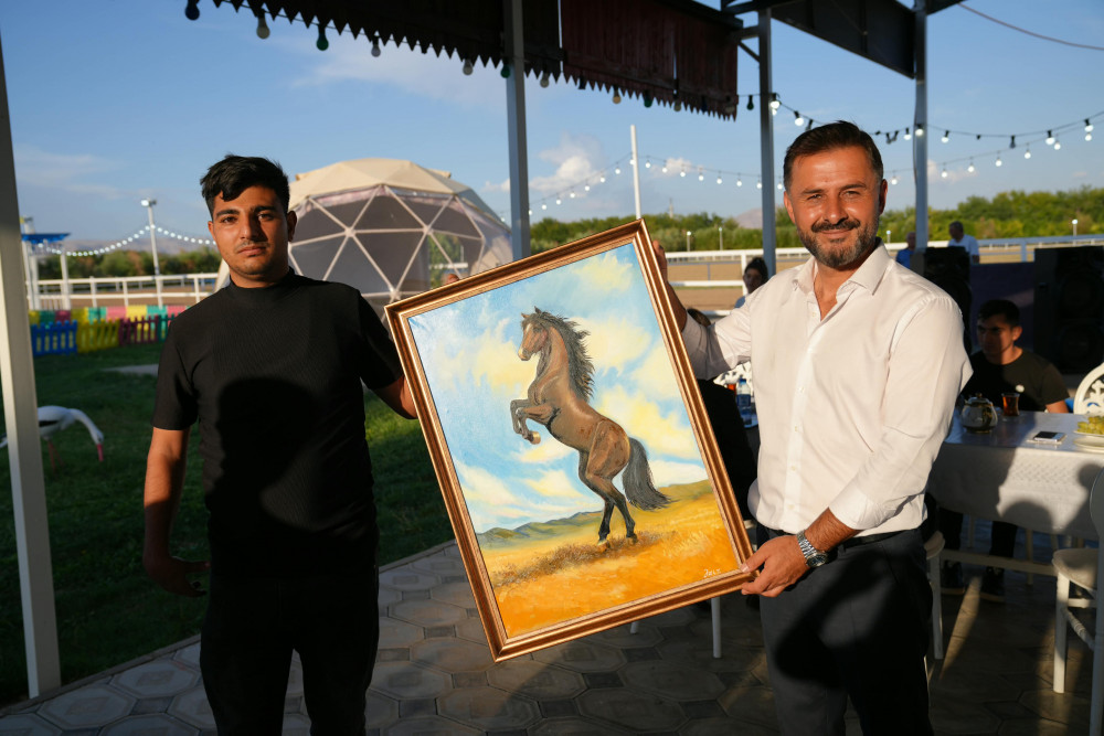 Naxçıvanda uşaqların reabilitasiyasına dəstək məqsədilə hippoterapiya məşğələləri keçirilib<font color=red> - FOTOLAR</font>