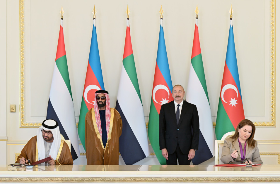 Prezident İlham Əliyev Birləşmiş Ərəb Əmirliklərinin milli təhlükəsizlik müşavirini qəbul edib<font color=red> - FOTOLAR</font>