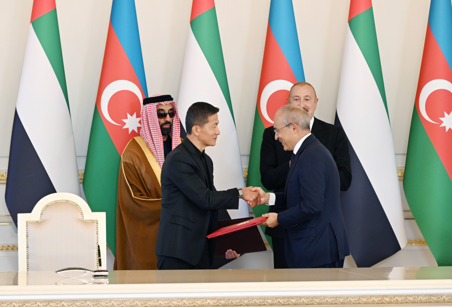 Prezident İlham Əliyev Birləşmiş Ərəb Əmirliklərinin milli təhlükəsizlik müşavirini qəbul edib<font color=red> - FOTOLAR</font>