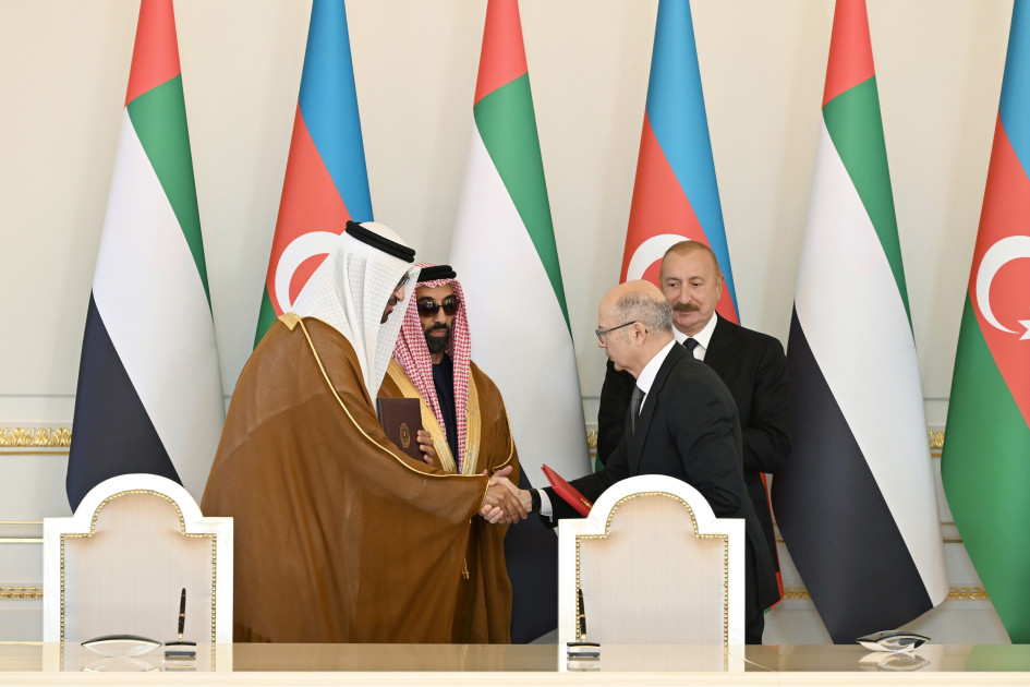 Prezident İlham Əliyev Birləşmiş Ərəb Əmirliklərinin milli təhlükəsizlik müşavirini qəbul edib<font color=red> - FOTOLAR</font>