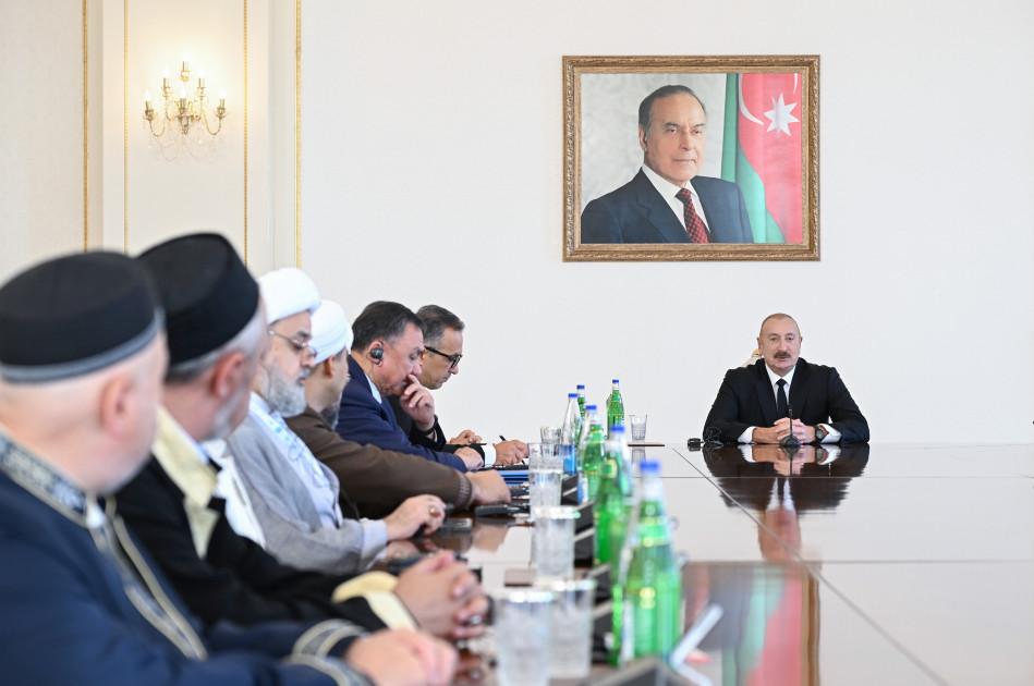 İlham Əliyev Bakıda keçirilən beynəlxalq konfransların iştirakçılarını qəbul edib<font color='red'> - YENİLƏNİB</font><font color=red> - FOTOLAR</font>