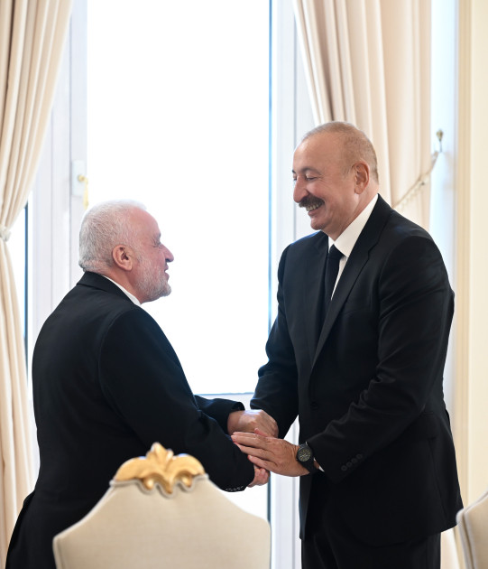 İlham Əliyev Bakıda keçirilən beynəlxalq konfransların iştirakçılarını qəbul edib<font color='red'> - YENİLƏNİB</font><font color=red> - FOTOLAR</font>