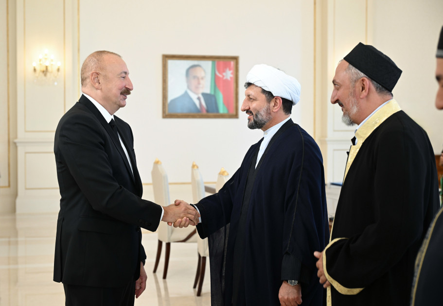 İlham Əliyev Bakıda keçirilən beynəlxalq konfransların iştirakçılarını qəbul edib<font color='red'> - YENİLƏNİB</font><font color=red> - FOTOLAR</font>
