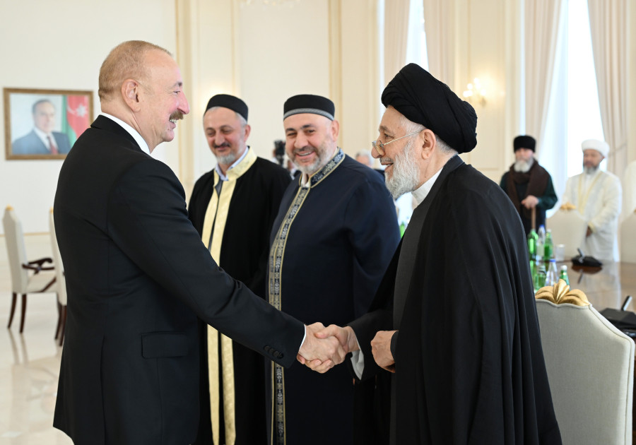 İlham Əliyev Bakıda keçirilən beynəlxalq konfransların iştirakçılarını qəbul edib<font color='red'> - YENİLƏNİB</font><font color=red> - FOTOLAR</font>